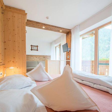 Riposo Al Bosco-Waldruhe Hotell San Vigilio Di Marebbe Eksteriør bilde